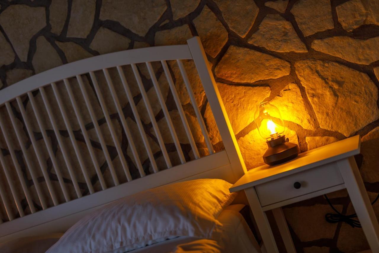 Rustic Apartment Evelin Krk Town Buitenkant foto