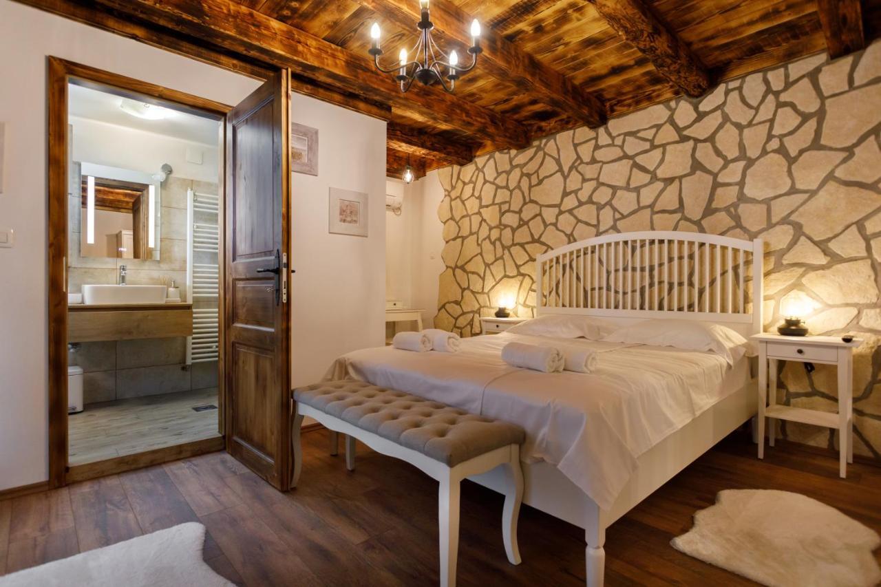 Rustic Apartment Evelin Krk Town Buitenkant foto